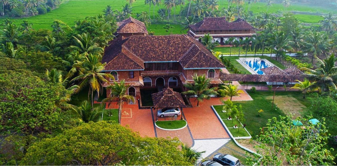 Kumarakom Heritage Resort Коттаям Екстер'єр фото
