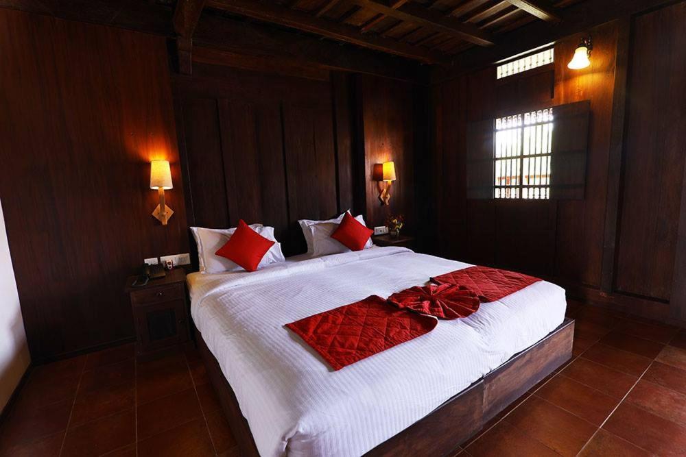 Kumarakom Heritage Resort Коттаям Екстер'єр фото