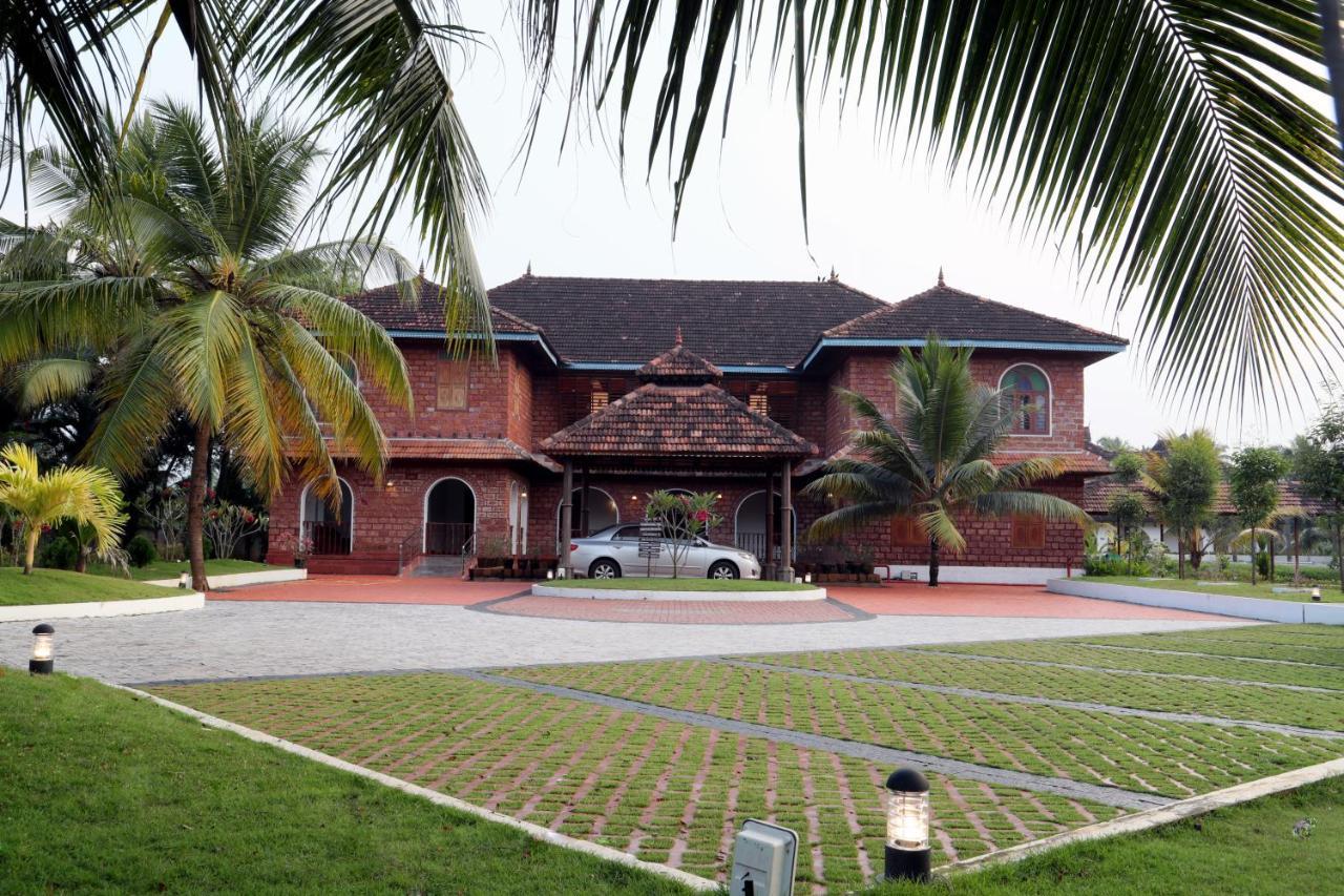 Kumarakom Heritage Resort Коттаям Екстер'єр фото